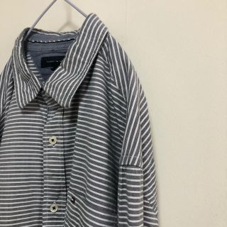 トミーヒルフィガー(TOMMY HILFIGER)の【美品】古着 90s トミーヒルフィガー フラッグ 刺繍 ストライプ シャツ(シャツ)