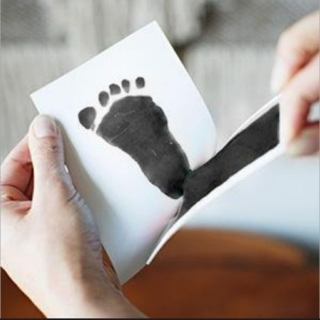赤ちゃんの足形、手形の思い出 キッズ/ベビー/マタニティのメモリアル/セレモニー用品(手形/足形)の商品写真