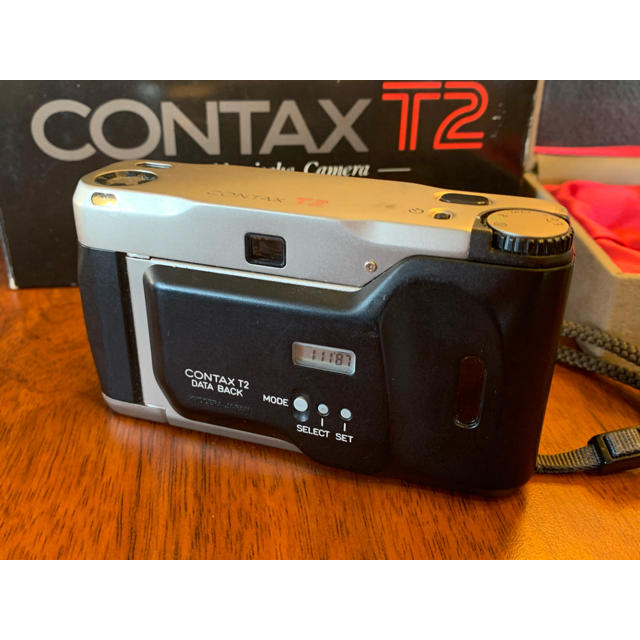 京セラ(キョウセラ)のコンタックスT2　CONTAX T2 元箱、化粧箱、ストラップ、取説セット スマホ/家電/カメラのカメラ(フィルムカメラ)の商品写真