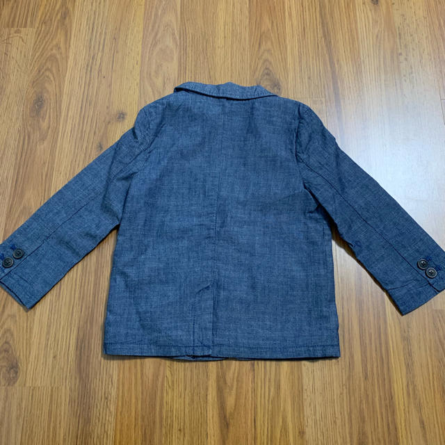 GYMBOREE(ジンボリー)の新品 crazy8 ジャケット 2T 90 95 100ジンボリー シャンブレー キッズ/ベビー/マタニティのキッズ服男の子用(90cm~)(ジャケット/上着)の商品写真