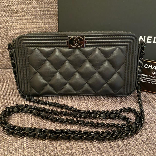 正規品　CHANEL チェーンウォレット　ボーイシャネル　オールブラックレディース