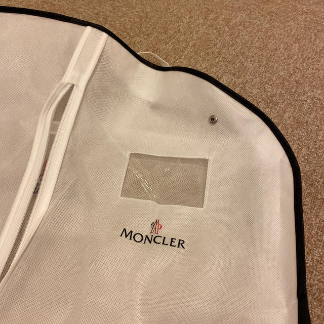 MONCLER(モンクレール)のぱぱんだ様☆モンクレール　カバー メンズのメンズ その他(その他)の商品写真