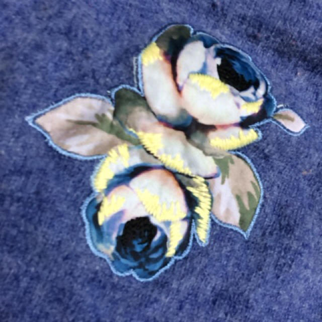 SNIDEL(スナイデル)のsnidel ニットワンピ フラワー刺繍 レディースのトップス(ニット/セーター)の商品写真