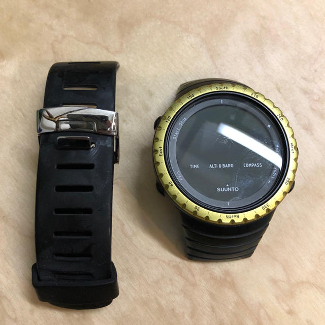 suunto core スント コア イエロー ブラック液晶