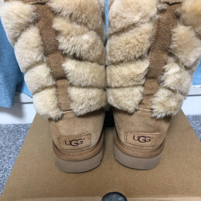 新品　UGG 23cm TANIA ブーツ