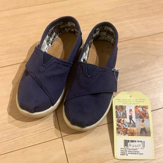 トムズ(TOMS)のTOMS 【新品未使用タグ付き】キッズ シューズ(スリッポン)