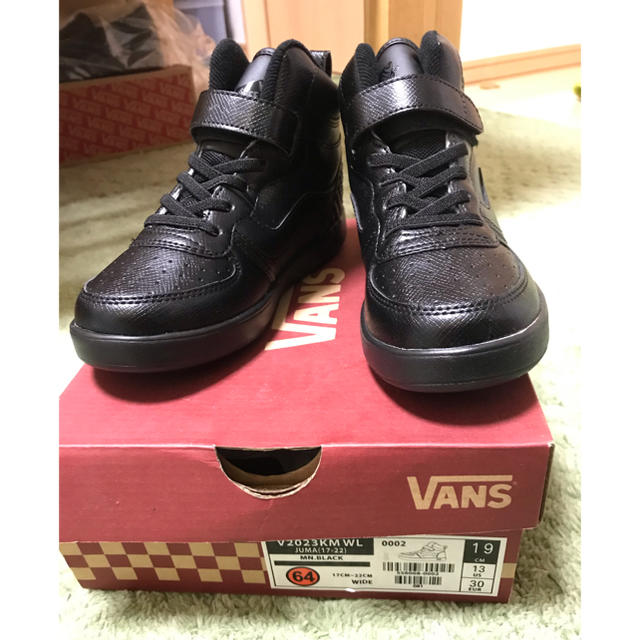 VANS(ヴァンズ)のvans ハイカット　スニーカー  19cm キッズ/ベビー/マタニティのキッズ靴/シューズ(15cm~)(スニーカー)の商品写真