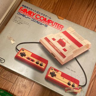 ファミリーコンピュータ(ファミリーコンピュータ)のファミリーコンピューター(家庭用ゲーム機本体)