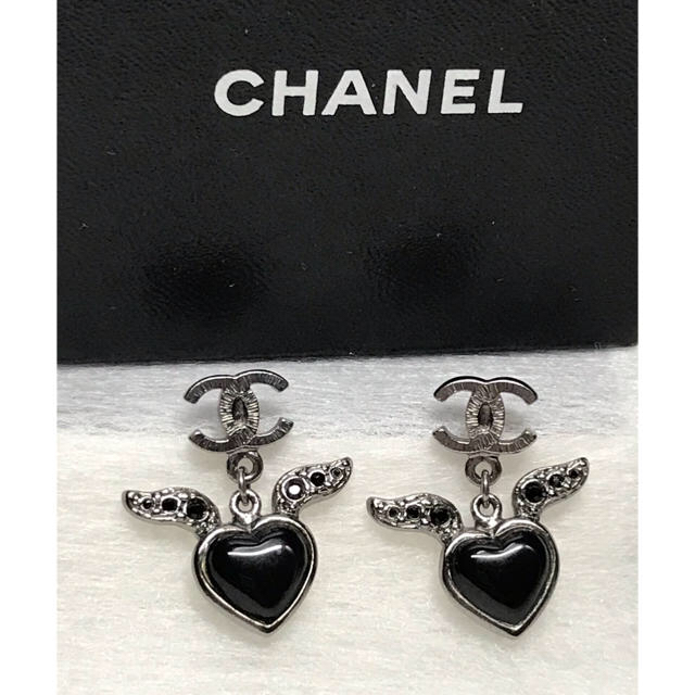 CHANEL シャネル　ハートと翼の可愛いピアス　美品