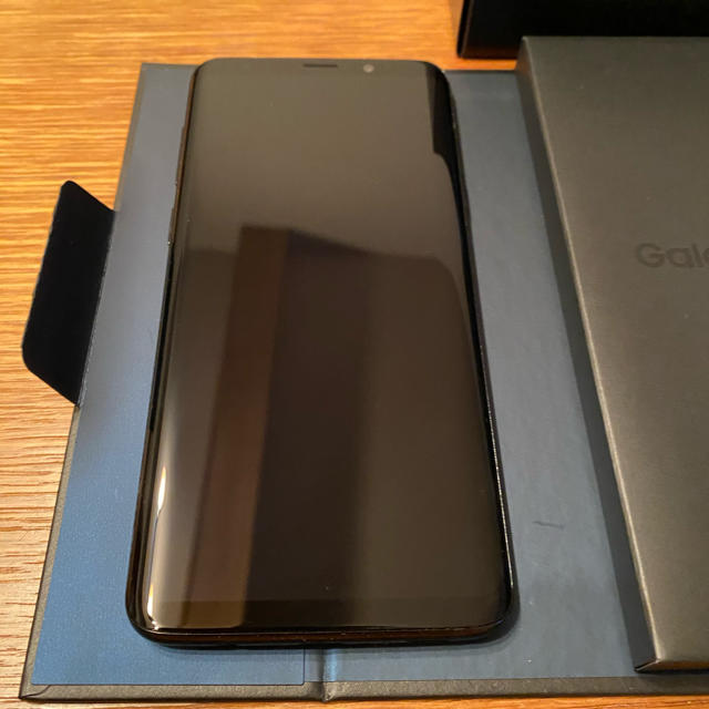 Galaxy(ギャラクシー)のGalaxy S9+ Midnight Black 64 GB au スマホ/家電/カメラのスマートフォン/携帯電話(スマートフォン本体)の商品写真