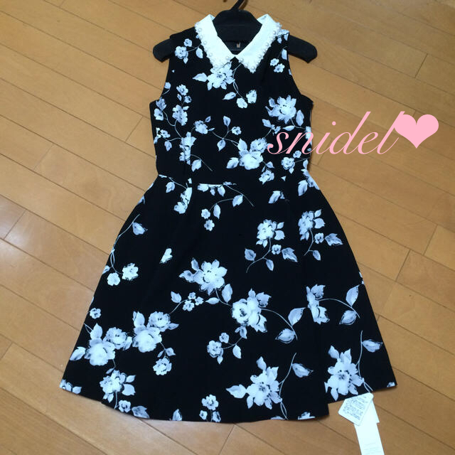 SNIDEL(スナイデル)の新品未使用♡パールカラーワンピース レディースのワンピース(ミニワンピース)の商品写真