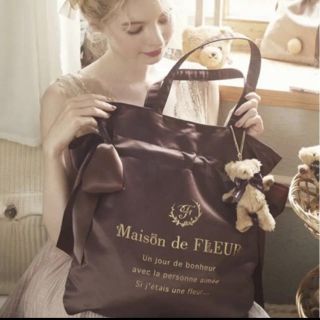 メゾンドフルール(Maison de FLEUR)の新品☆ベアチャーム付きダブルリボントートバッグ(トートバッグ)