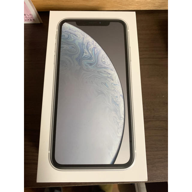 Apple(アップル)のiPhonexr 白　ホワイト　128g スマホ/家電/カメラのスマートフォン/携帯電話(スマートフォン本体)の商品写真