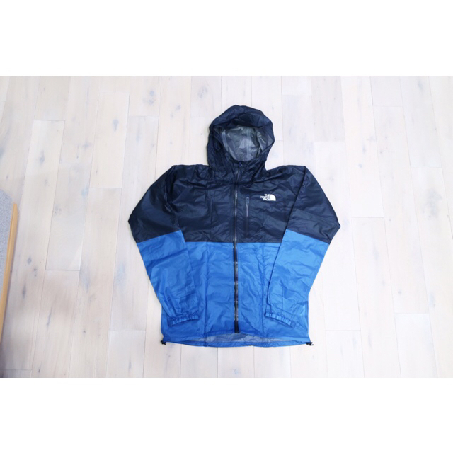 THE NORTH FACE(ザノースフェイス)の使用数回 THE NORTH FACE ストライクジャケット NP11500 M スポーツ/アウトドアのランニング(ウェア)の商品写真