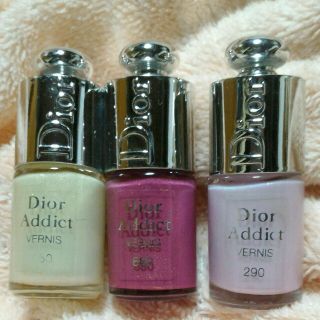 クリスチャンディオール(Christian Dior)のディオールヴェルニまとめ売り3本送料無料(マニキュア)