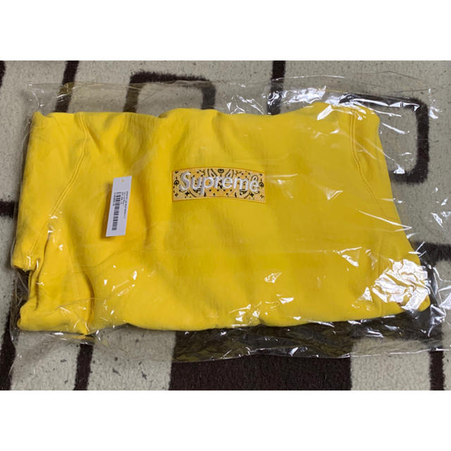 Supreme(シュプリーム)のSupreme bandana box logo hooded yellow S メンズのトップス(パーカー)の商品写真