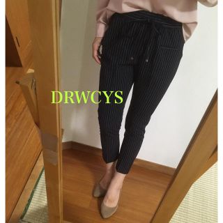 ドロシーズ(DRWCYS)のDRWCYS✨美品テーパードパンツ(カジュアルパンツ)