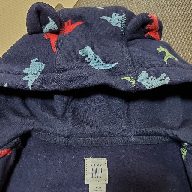 babyGAP(ベビーギャップ)の☆GAP☆ギャップ パーカー アウター ベビー キッズ 紺 恐竜 ロゴ 80 キッズ/ベビー/マタニティのベビー服(~85cm)(その他)の商品写真