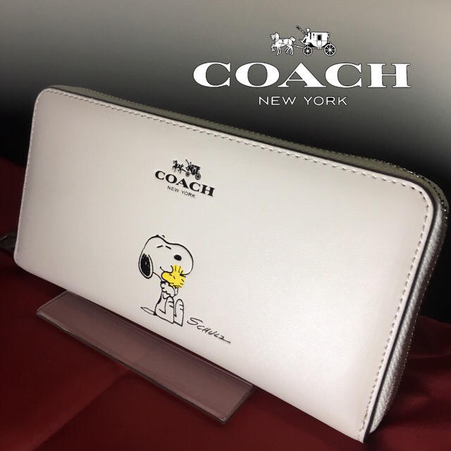 COACH(コーチ)のプレゼントにも❤️新品コーチ×スヌーピー正規品ラウンドファスナー長財布 レディースのファッション小物(財布)の商品写真
