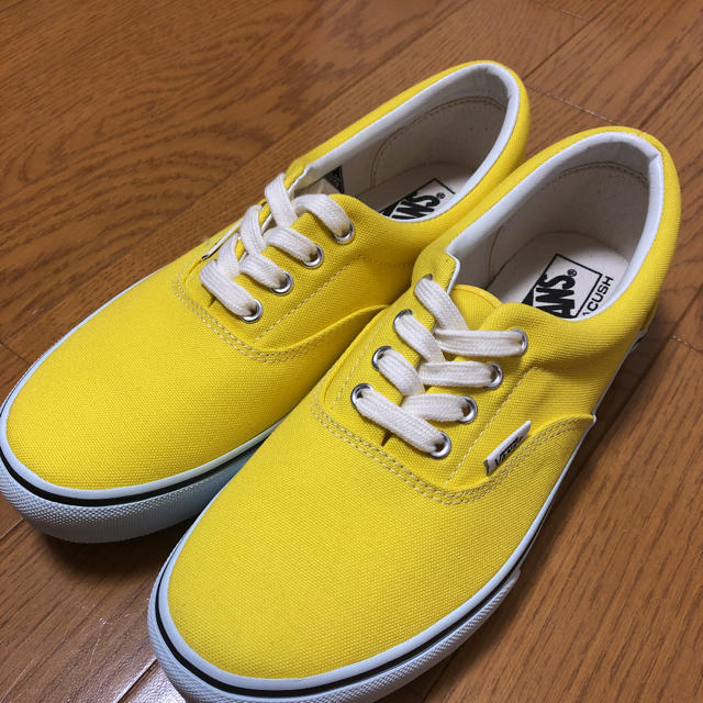 VANS(ヴァンズ)のVANS(イエロー)【Lady’s/24.5/新品】 レディースの靴/シューズ(スニーカー)の商品写真