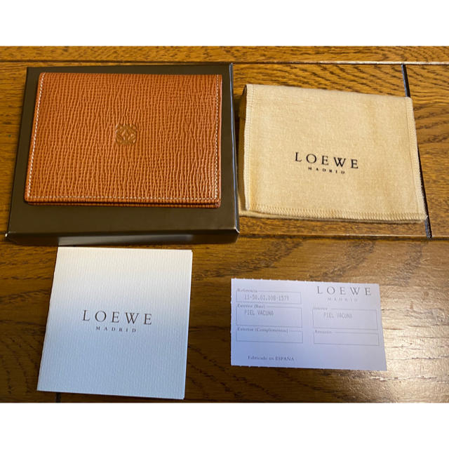 LOEWE(ロエベ)のロエベ定期入れ、カードケース　新品未使用品 レディースのファッション小物(名刺入れ/定期入れ)の商品写真