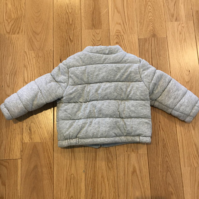 babyGAP(ベビーギャップ)のbabyGAP ダウンジャケット　70サイズ　中綿 キッズ/ベビー/マタニティのベビー服(~85cm)(ジャケット/コート)の商品写真