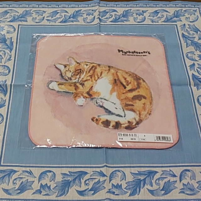 Manhattaner's(マンハッタナーズ)のマンハッタナーズ タオルハンカチ 猫 レディースのファッション小物(ハンカチ)の商品写真