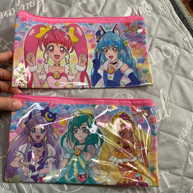 プリキュア　ポーチ　2枚セット エンタメ/ホビーのおもちゃ/ぬいぐるみ(キャラクターグッズ)の商品写真