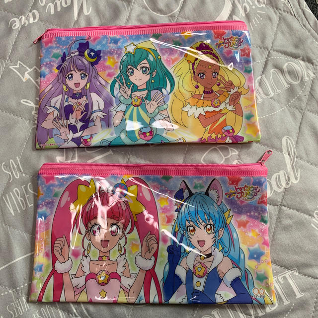 プリキュア　ポーチ　2枚セット エンタメ/ホビーのおもちゃ/ぬいぐるみ(キャラクターグッズ)の商品写真