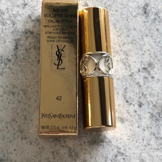 Yves Saint Laurent Beaute(イヴサンローランボーテ)のイヴ・サンローラン YSL ルージュ ヴォリュプテシャイン No.42 新品 コスメ/美容のベースメイク/化粧品(口紅)の商品写真