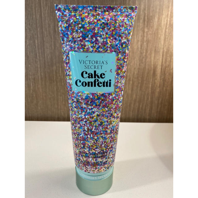 Victoria's Secret(ヴィクトリアズシークレット)のcakeconfetti ヴィクトリアシークレット  ボディクリーム ローション コスメ/美容のボディケア(ボディローション/ミルク)の商品写真