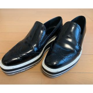 プラダ(PRADA)のPRADA フラットシューズ(ローファー/革靴)