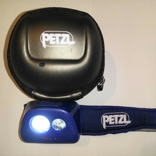 ペツル(PETZL)のティカ +(ティカプラス) PETZL(ペツル) とケース(ライト/ランタン)