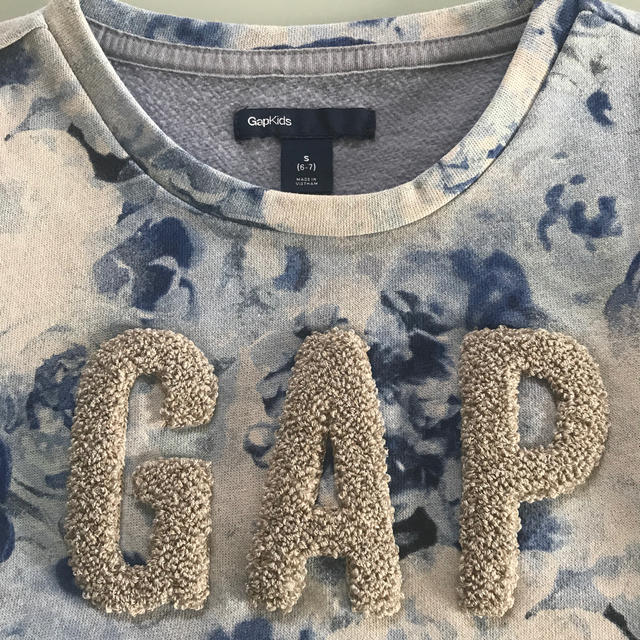 GAP(ギャップ)のGAP トレーナー　 キッズ/ベビー/マタニティのキッズ服女の子用(90cm~)(Tシャツ/カットソー)の商品写真