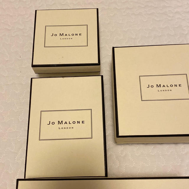 Jo Malone(ジョーマローン)のJo Malone ジョーマローン　ボックス　5点セット ハンドメイドのウェディング(ウェルカムボード)の商品写真