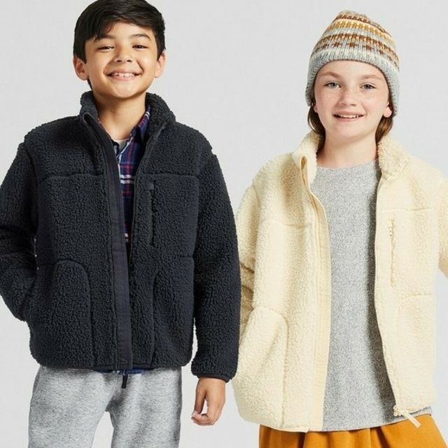 UNIQLO(ユニクロ)の【新品】ユニクロ ボアフリースフルジップブルゾン 130 キッズ/ベビー/マタニティのキッズ服男の子用(90cm~)(ジャケット/上着)の商品写真