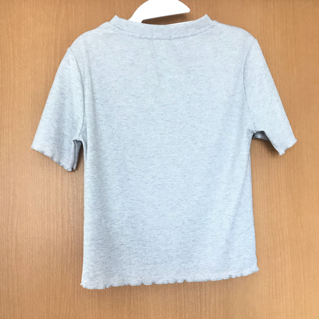 GU(ジーユー)のリブTシャツ　ラメ入りグレー　GU  レディースのトップス(Tシャツ(半袖/袖なし))の商品写真