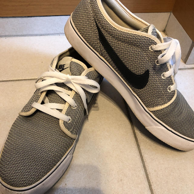 NIKE(ナイキ)の【希少美品】NIKE ナイキ スニーカー 28.5cm メンズの靴/シューズ(スニーカー)の商品写真