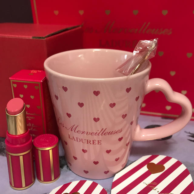 Les Merveilleuses LADUREE(レメルヴェイユーズラデュレ)の【ラデュレ】ハートシリーズ♡マグカップ インテリア/住まい/日用品のキッチン/食器(グラス/カップ)の商品写真