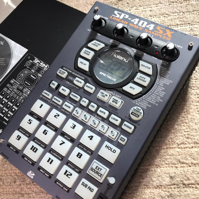 SP 404-SX. SAMPLER DJ