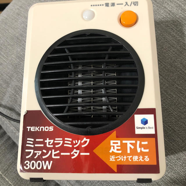 TECHNOS(テクノス)のミニセラミックファンヒーター　300W スマホ/家電/カメラの冷暖房/空調(ファンヒーター)の商品写真