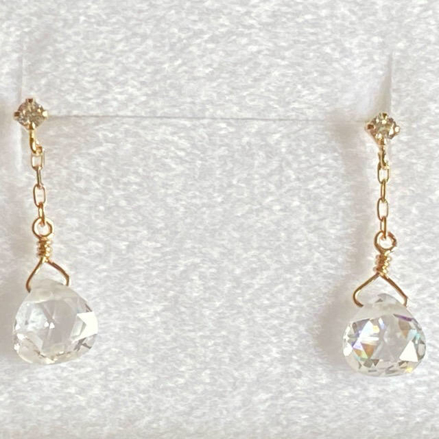 BLOOM(ブルーム)のk10 ジルコニアピアス レディースのアクセサリー(ピアス)の商品写真