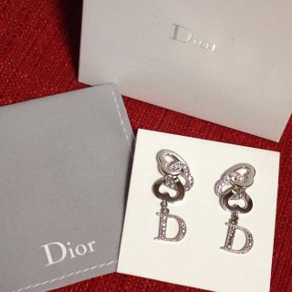 クリスチャンディオール(Christian Dior)の値下げ★Diorのトリプルハート&Dロゴピアス(ピアス)