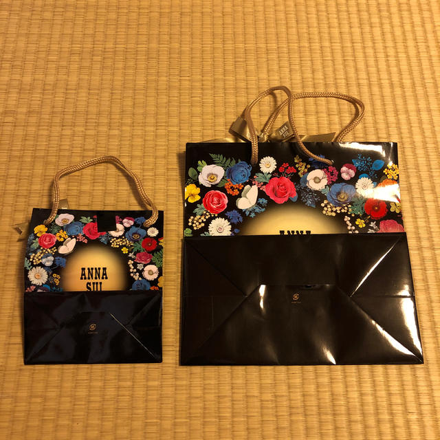 ANNA SUI(アナスイ)のブランド　紙袋　ANNA SUI リボン付き×2 レディースのバッグ(ショップ袋)の商品写真
