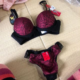 新品ブラセット(ブラ&ショーツセット)