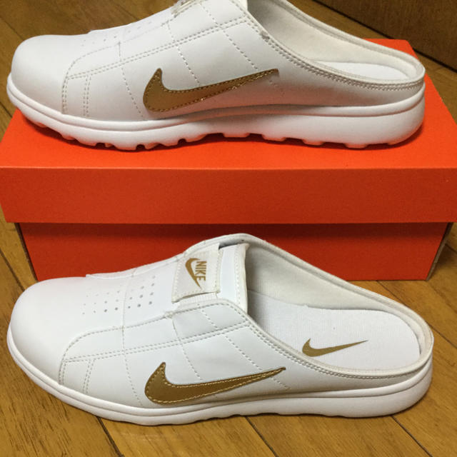 NIKE(ナイキ)の新品 ナイキ スリッポン レディースの靴/シューズ(スリッポン/モカシン)の商品写真