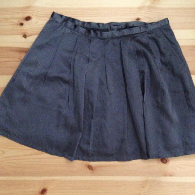 UNITED ARROWS(ユナイテッドアローズ)のUNITED ARROWSシルクスカート レディースのスカート(ひざ丈スカート)の商品写真