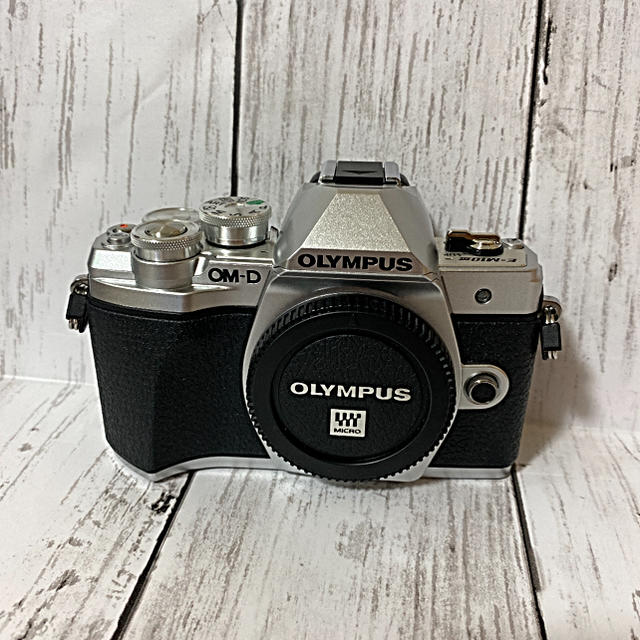 OLYMPUS OM−D E−M10 MarkIII 本体　今日まで出品！