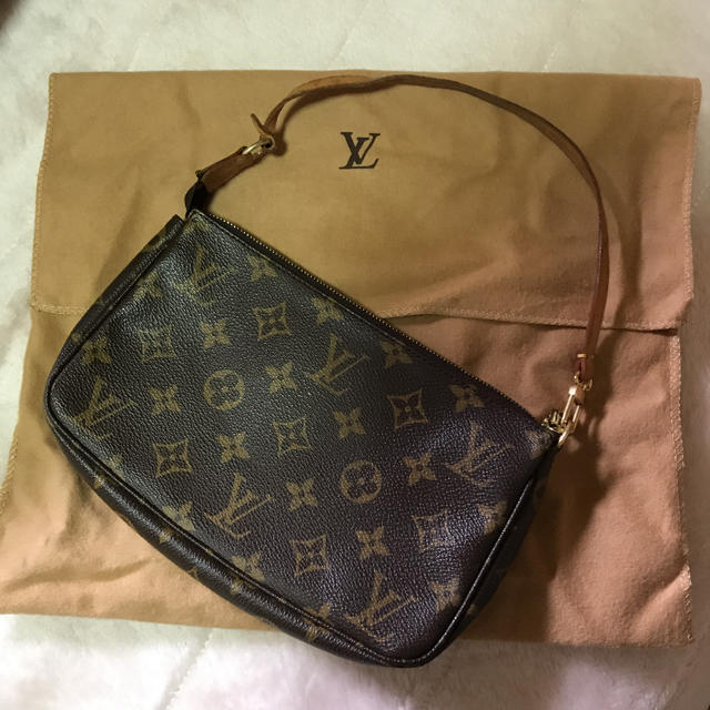 ルイヴィトン　アクセサリーポーチ　モノグラム　LOUIS VUITTON