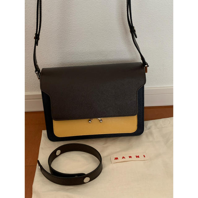 最安値級価格 Marni nyjcg73737です - ショルダーバッグ - kajal.pl